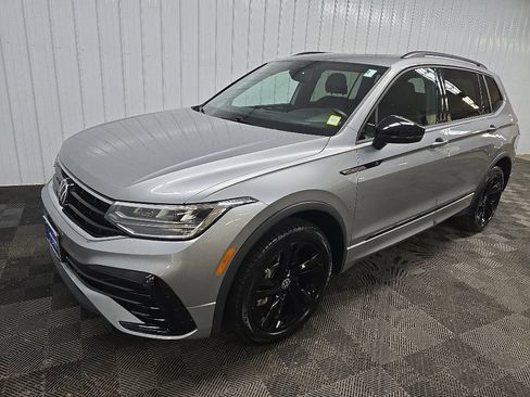 Used 2023 Volkswagen Tiguan SE R-Line AWD/4WD image 8