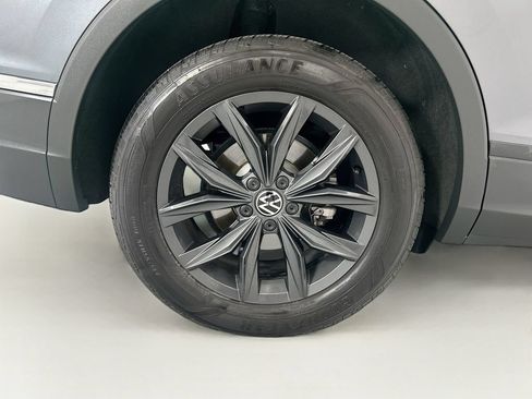 Used 2024 Volkswagen Tiguan SE FWD image 31