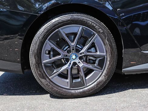Used 2023 BMW i4 eDrive40 RWD image 8