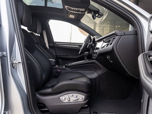 New 2026 Porsche Macan Turbo image 45