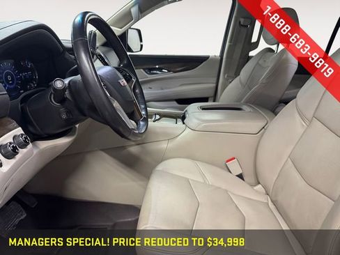 Used 2019 Cadillac Escalade ESV Premium Luxury image 9