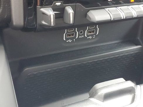 Used 2023 RAM 1500 Laramie AWD/4WD image 30