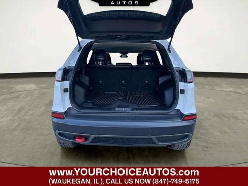 Used 2019 Jeep Cherokee Trailhawk w/ Cold Weather Group AWD/4WD image 14