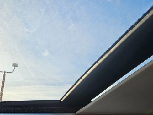 Used 2023 Nissan Rogue SV w/ SV Premium Package image 12