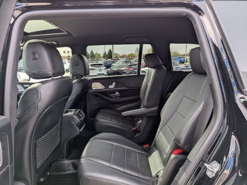 Used 2021 Mercedes-Benz GLS 450 4MATIC image 32