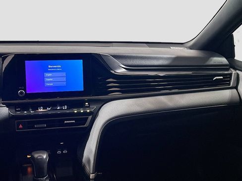 Used 2025 Toyota Camry SE w/ Convenience Package FWD image 19