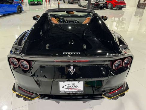 Used 2022 Ferrari 812 GTS image 6