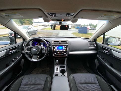 Used 2019 Subaru Outback 2.5i Premium AWD/4WD image 31