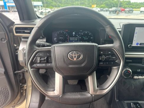 Used 2024 Toyota Tacoma TRD Off-Road AWD/4WD image 18