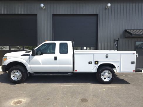 Used 2015 Ford F350 XL image 1