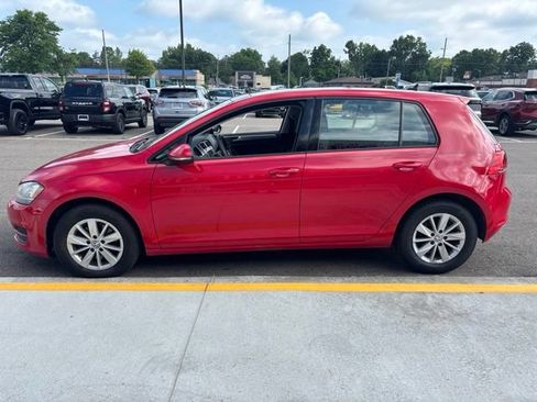 Used 2015 Volkswagen Golf 4-Door FWD image 9
