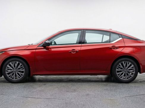 Used 2025 Nissan Altima 2.5 SV image 5