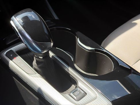 Used 2025 Buick Envista Avenir FWD image 23