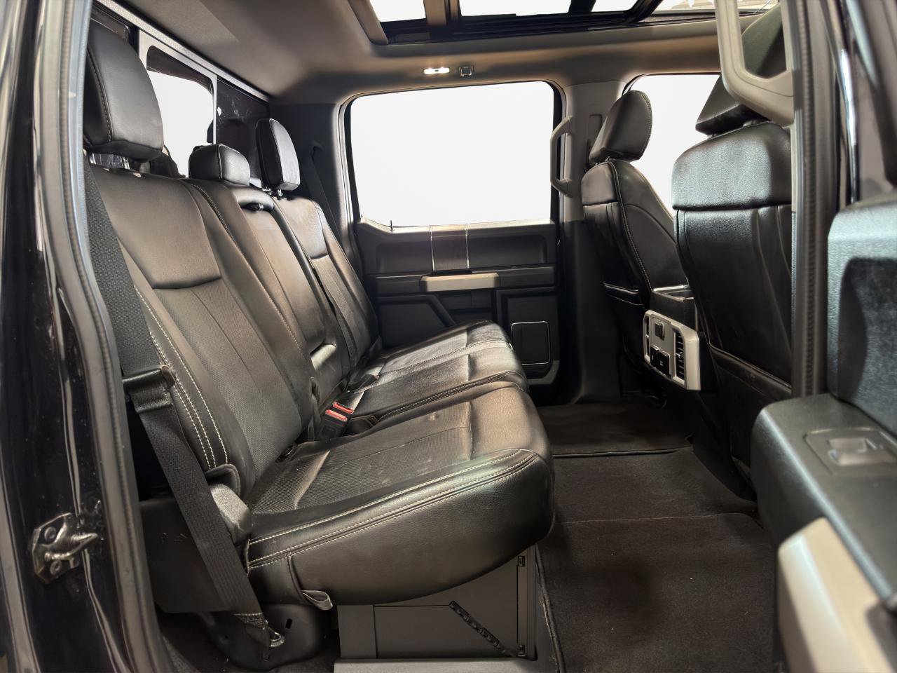 Used 2021 Ford F350 Lariat w/ Lariat Ultimate Package AWD/4WD image 26