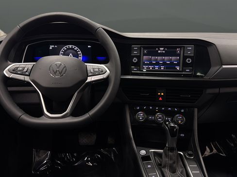 Used 2022 Volkswagen Jetta SE FWD image 11