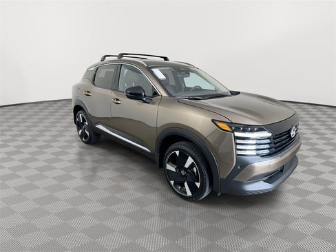 New 2026 Nissan Kicks SR image 2