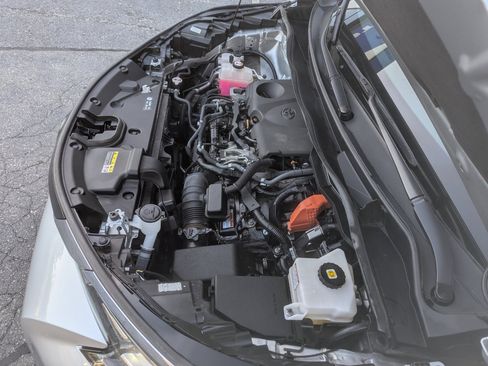 Used 2021 Toyota Sienna XLE image 47