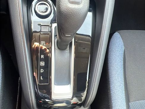 Used 2025 Nissan Versa SV image 19