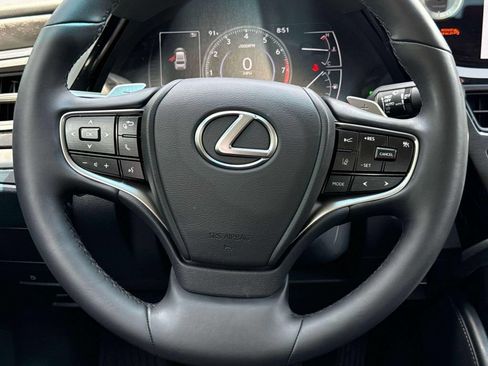 Used 2025 Lexus ES 350 w/ Premium Package FWD image 9
