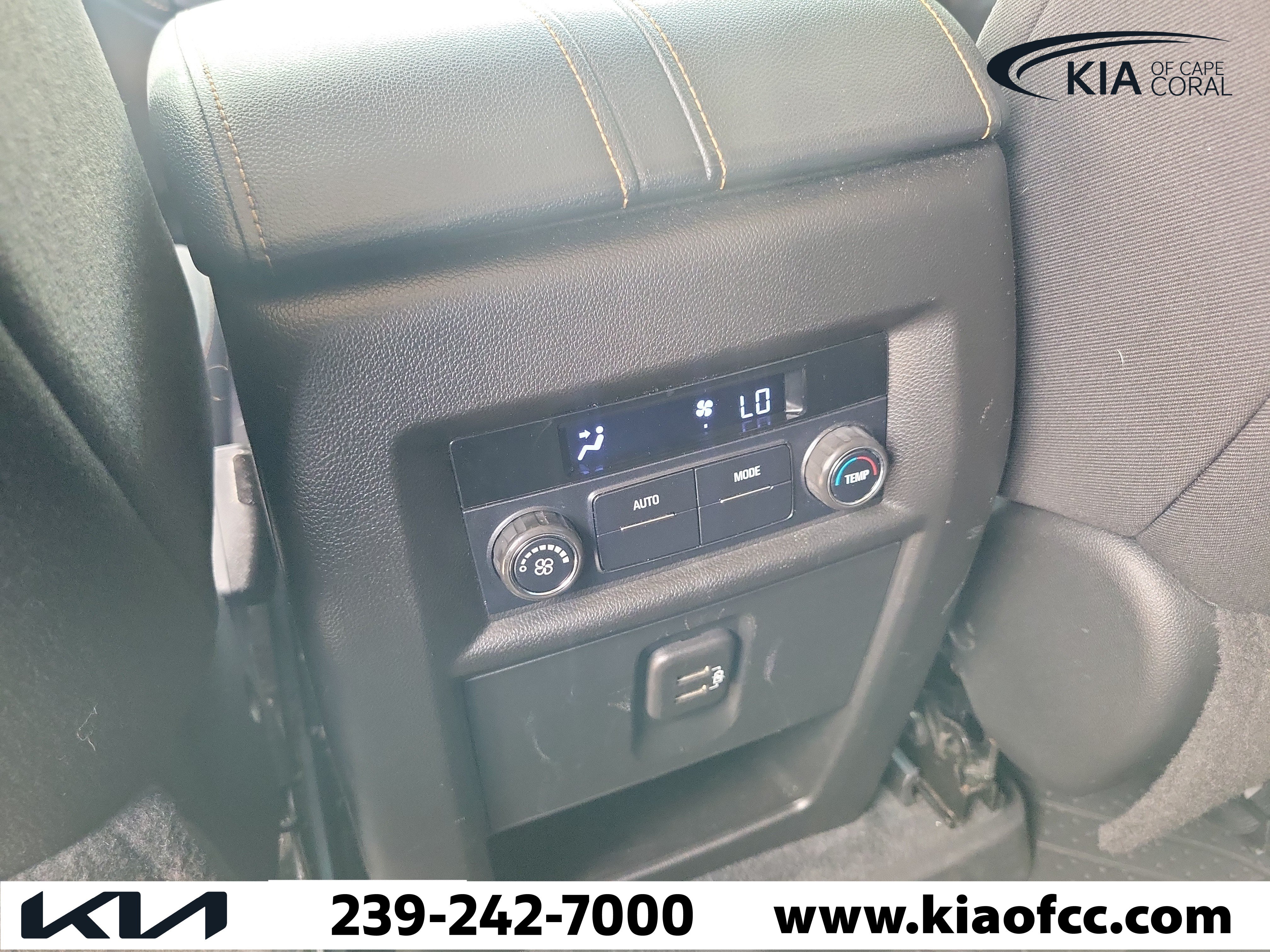Used 2021 Chevrolet Traverse LT FWD image 16