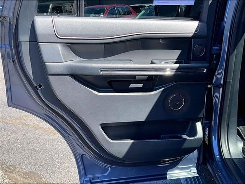Used 2023 Ford Expedition Limited AWD/4WD image 22