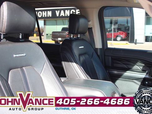Used 2019 Ford Expedition Platinum image 18