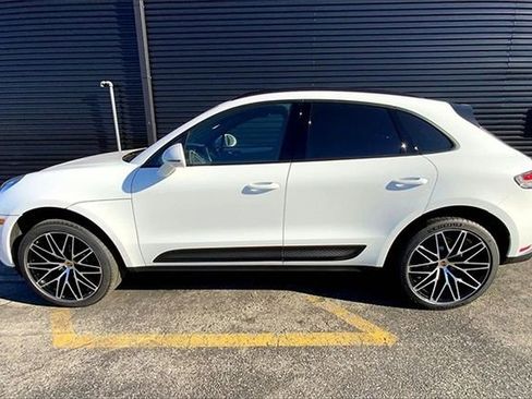 Certified 2026 Porsche Macan image 2