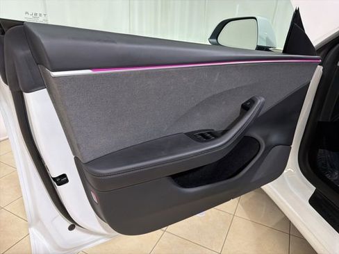 Used 2025 Tesla Model 3 Long Range RWD image 9