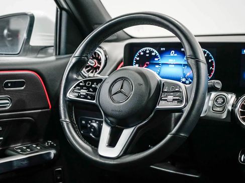 Used 2023 Mercedes-Benz GLB 250 image 14