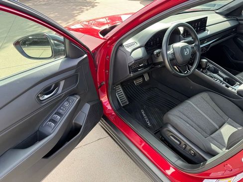 Used 2023 Honda Accord Sport image 11