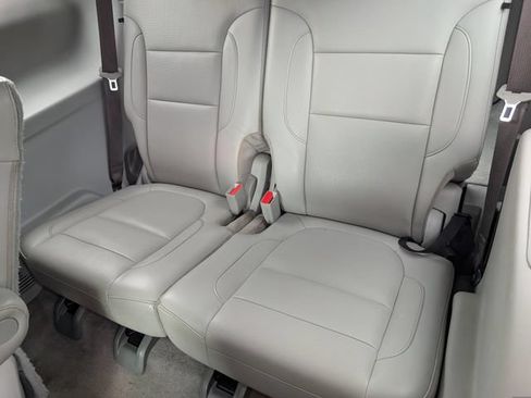 Used 2019 GMC Acadia SLT FWD image 32
