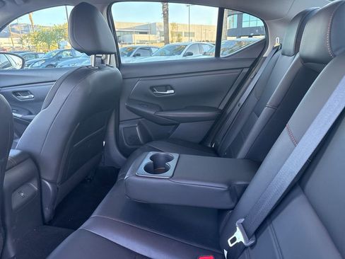 Used 2025 Nissan Sentra SR w/ SR Premium Package image 16