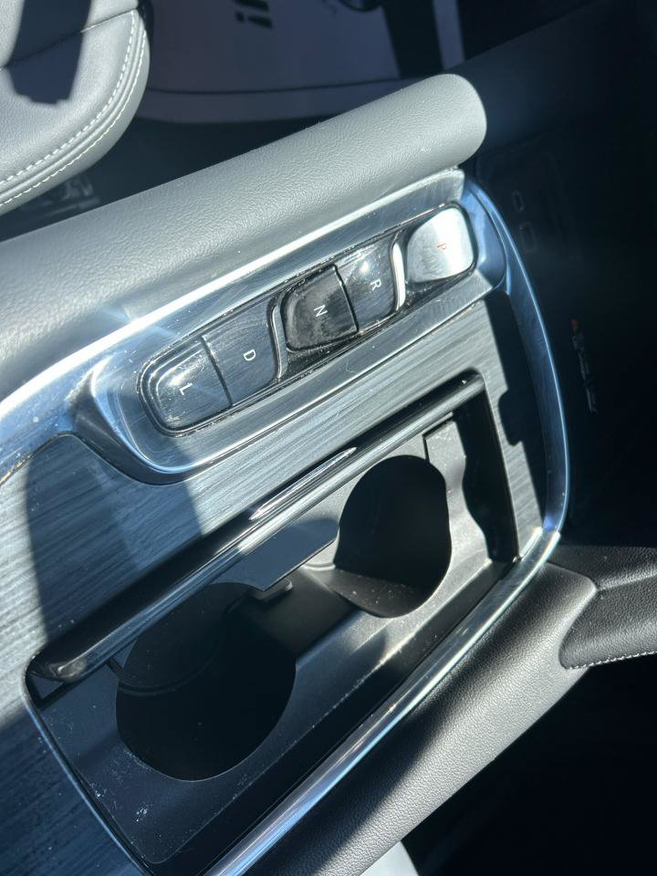 Used 2024 Buick Enclave Essence FWD image 20