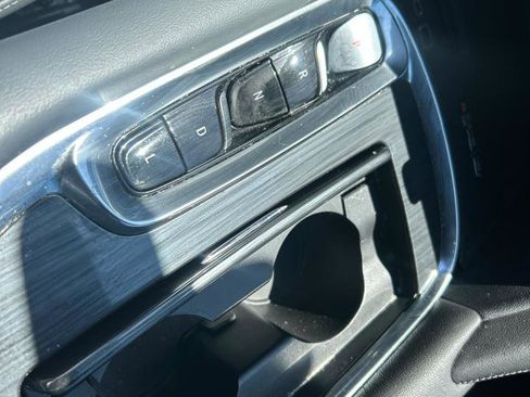 Used 2024 Buick Enclave Essence FWD image 20