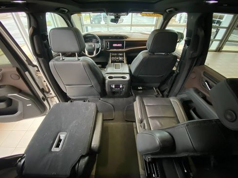 Used 2021 GMC Yukon Denali w/ Denali Premium Package image 15