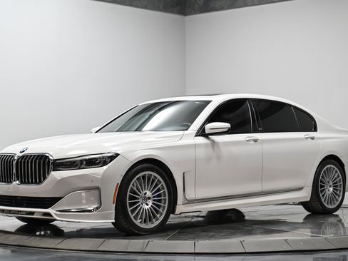 Used 2022 BMW ALPINA B7 xDrive w/ Luxury Rear Seating Package AWD/4WD image 2