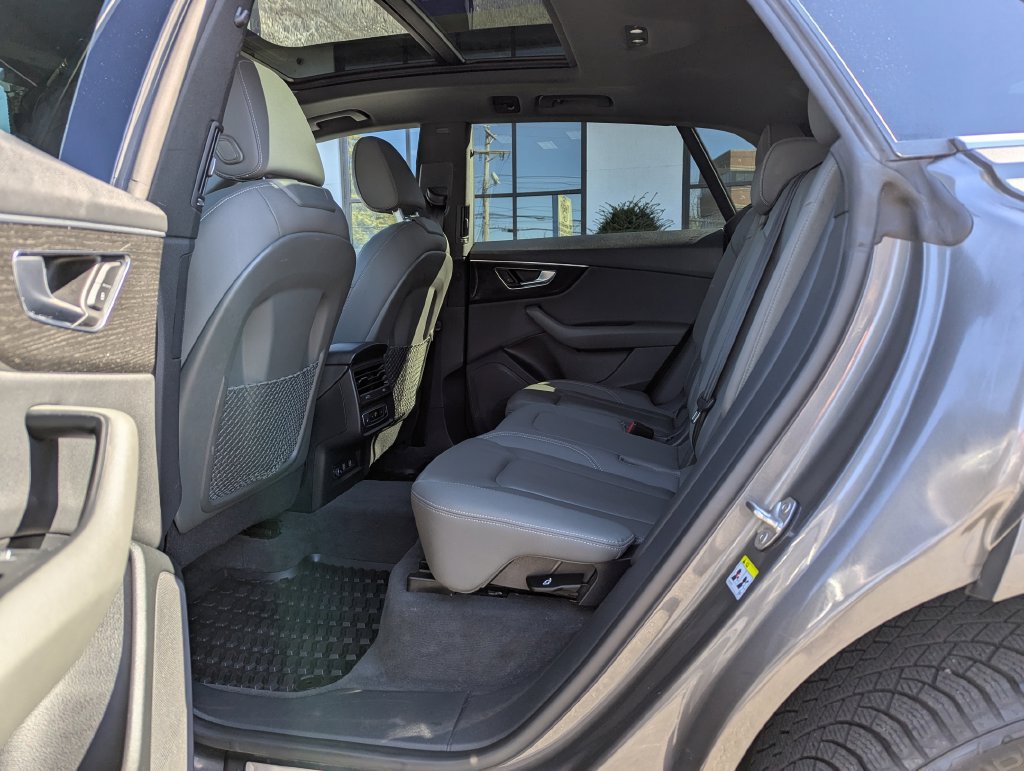 Used 2019 Audi Q8 Premium AWD/4WD image 31
