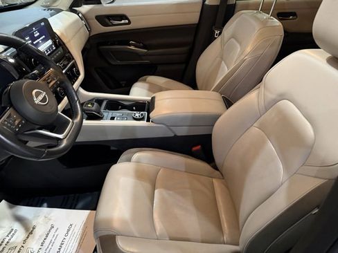 Certified 2023 Nissan Pathfinder SL w/ SL Premium Package image 8