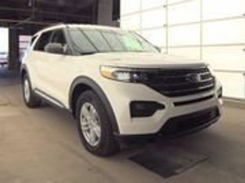 Used 2023 Ford Explorer XLT image 9