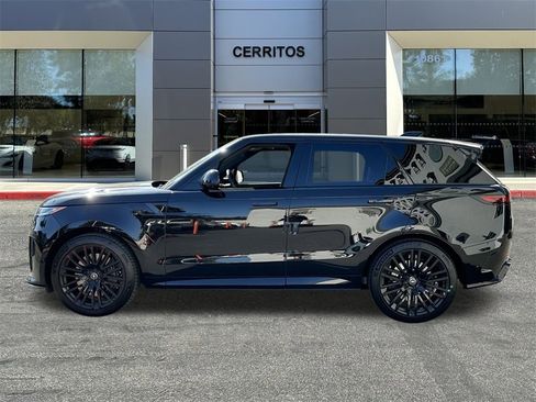 Used 2024 Land Rover Range Rover Sport image 8