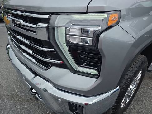 Used 2026 Chevrolet Silverado 2500 LTZ w/ LTZ Plus Package AWD/4WD image 32