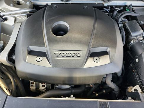 Used 2016 Volvo XC90 T6 Momentum image 31