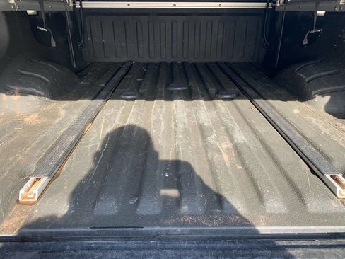 Used 2016 Nissan Titan SL image 20