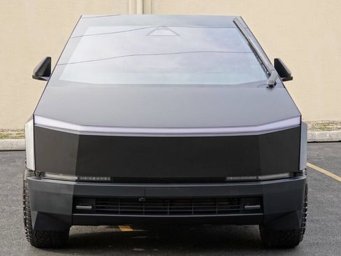 Used 2024 Tesla Cybertruck AWD Crew Cab image 43