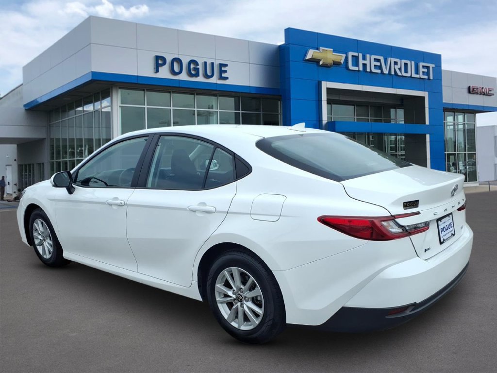 Used 2025 Toyota Camry LE FWD image 3