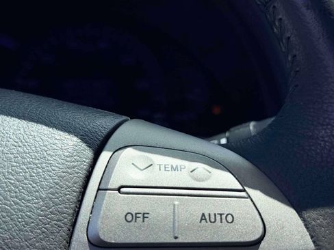 Used 2010 Toyota Camry Hybrid FWD image 24