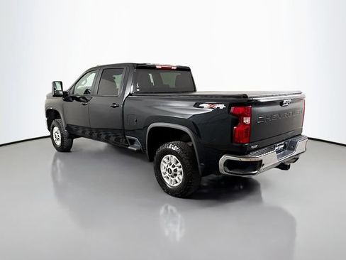 Used 2024 Chevrolet Silverado 2500 LT w/ Convenience Package AWD/4WD image 5