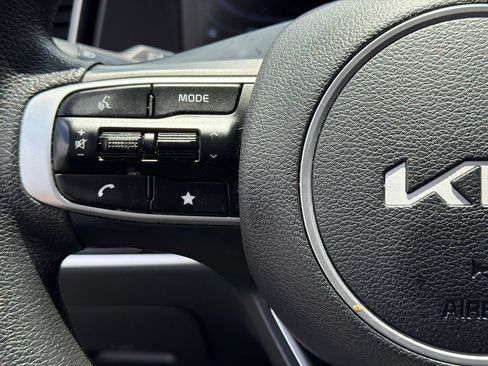 Used 2025 Kia Sportage LX FWD image 25