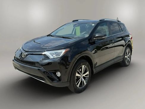 Used 2017 Toyota RAV4 XLE FWD image 3