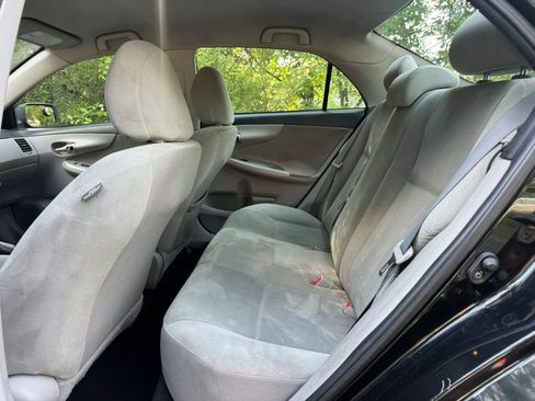 Used 2013 Toyota Corolla LE FWD image 14